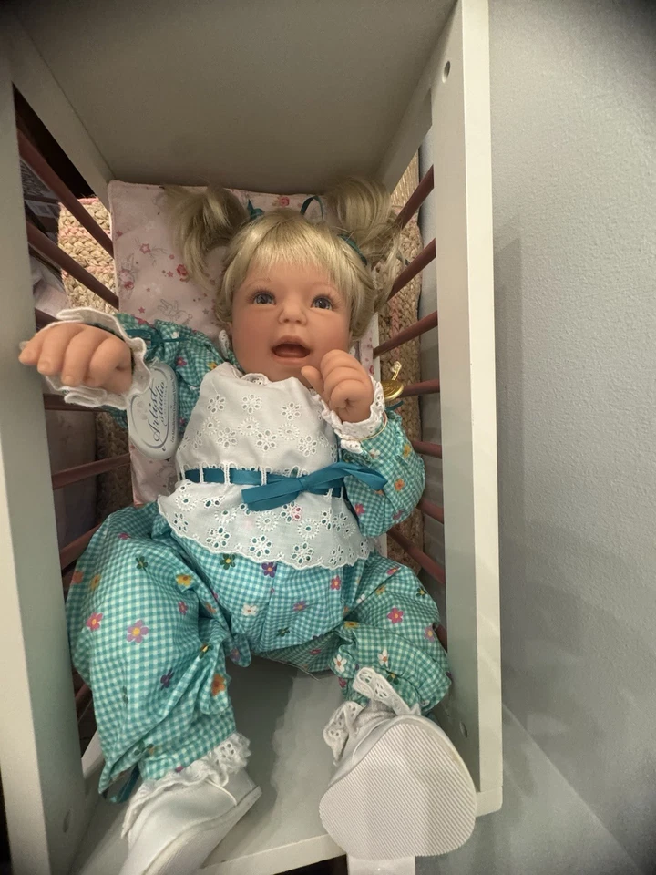 MINT IN BOX LEE MIDDLETON Sweet Pea Baby Girl BABY DOLL NIB MINT Look! Vinyl - Image 4 of 4