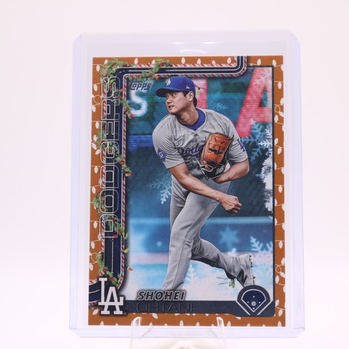 2025 Topps Holiday Shohei Ohtani #H1 Gold Border Christmas Lights Dodgers