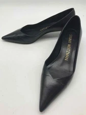 Pre-Owned Stuart Weitzman Black Size 7 Kitten Heel Heels