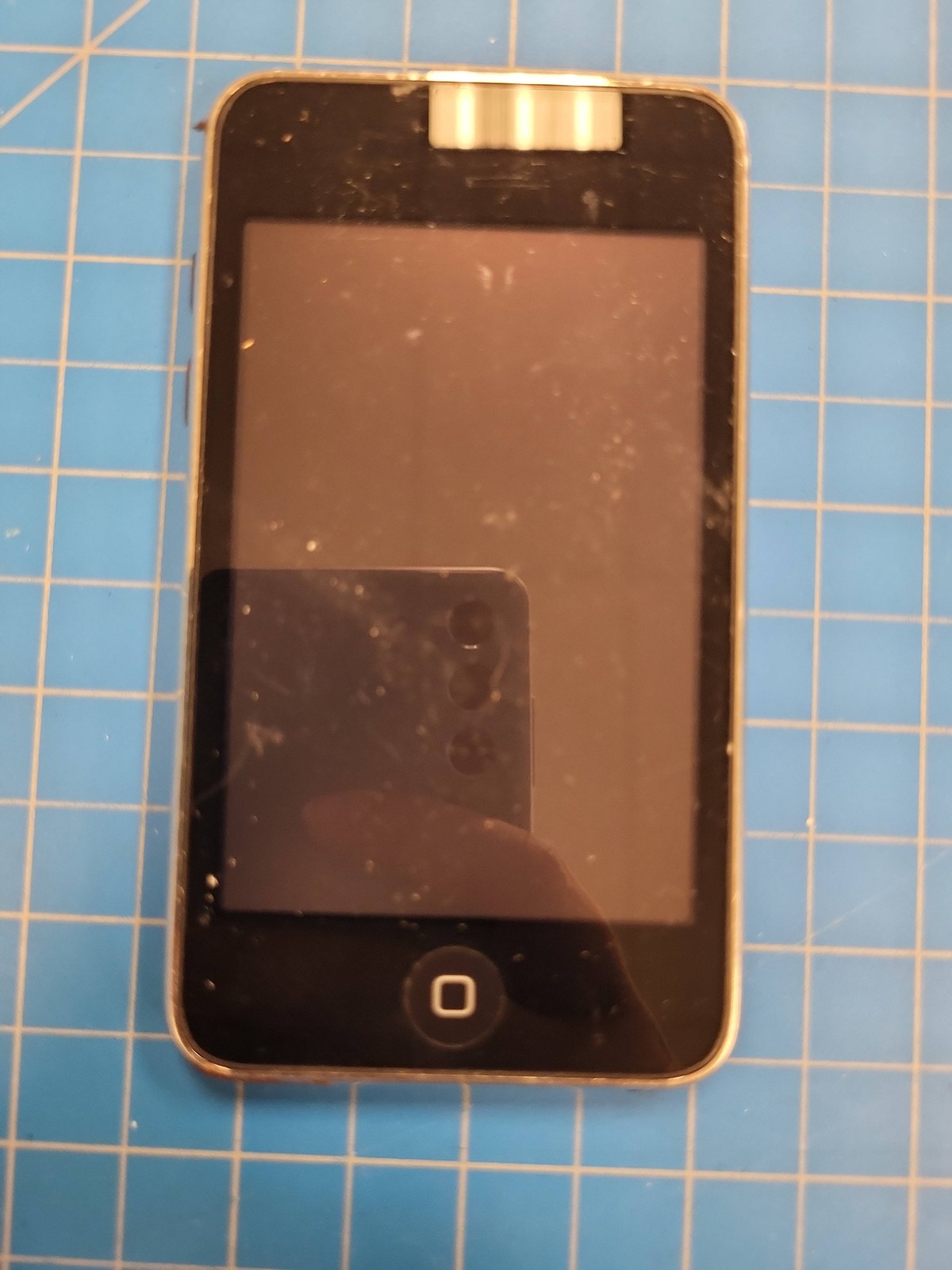 Apple iPod Touch 2nd Gen 8GB MP3 Player Music Device Silver Black Parts Only