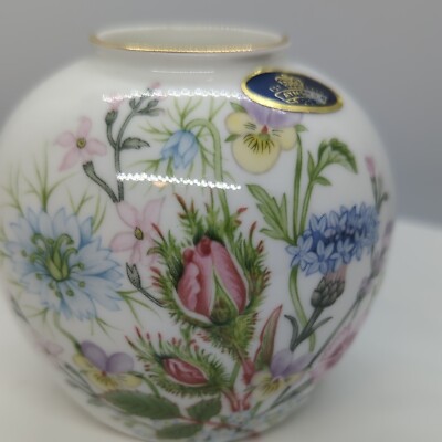 Vtge Aynsley WILD TUDOR England Fine English Bone China Rosebud Vase 3'' Tall