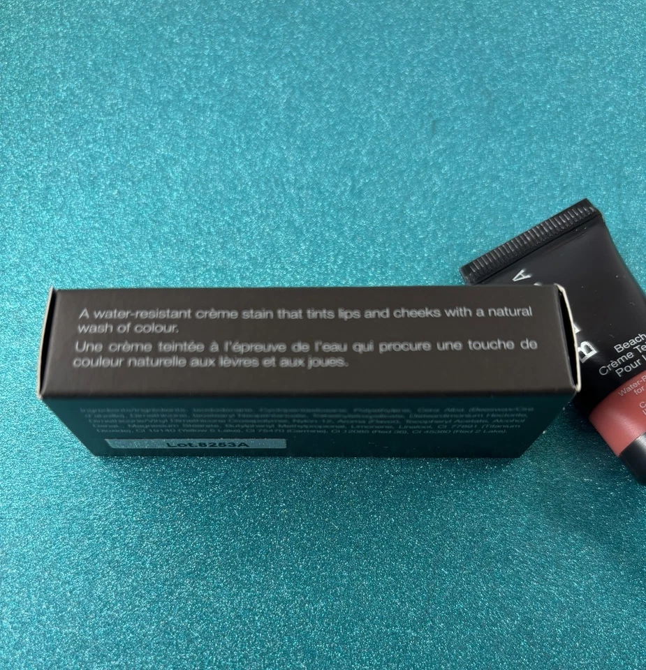 Tinte de playa Becca color resistente al agua para mejillas y labios - pomelo Foto 4 de 4