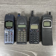 4 telefoni cellulari retrò non testati Nokia 8110i Panasonic EB-G500 Ericsson SH88 GA628