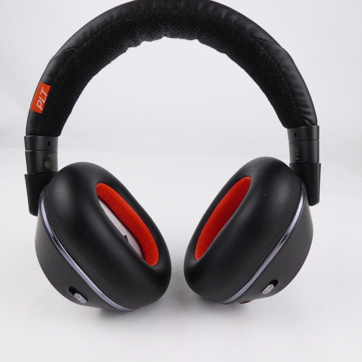 Plantronics Voyager 8200 Headphones B8200 UC Bluetooth USB-C
