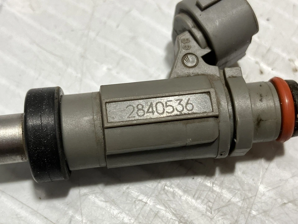 2005 Kawasaki Vulcan 2000 Fuel Injector (Limited) (OEM) Foto 2 de 4