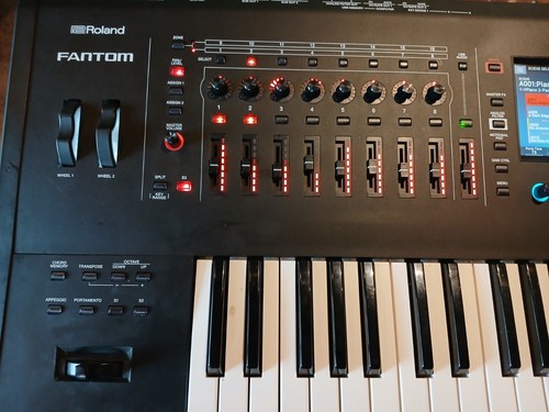 Roland FANTOM 6 WORKSTATION IN MINT CONDITION AND VERY CLEAN - Picture 14 of 16