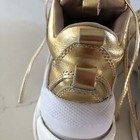 Foto 21 di 24