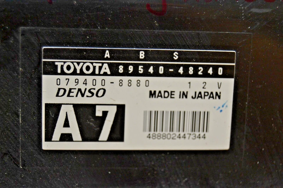 8954048240 Toyota Highlander 2003 2WD ABS Braking System Module 14B3 001 - Image 2 of 3
