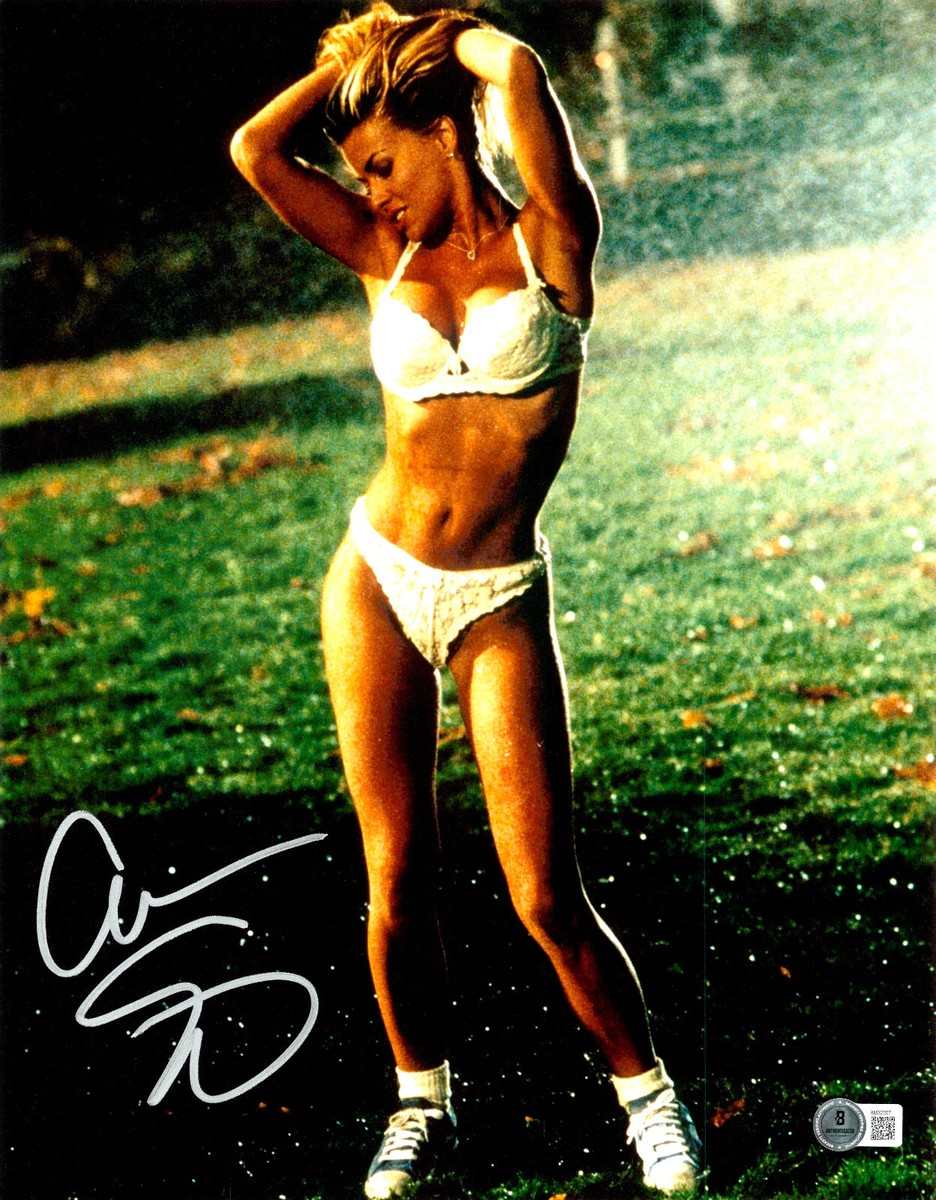 Carmen Electra Signed Autograph Very Sexy 11x14 Photo Beckett BAS