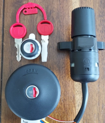 MZ ETZ 251 301 JUEGO DE CHUCHO TAPA DE TANQUE Y TRANQUE ZADI
