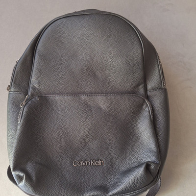 Calvin Klein unisex Rucksack Backpack Laptopfach ideal für Job oder Uni schwarz