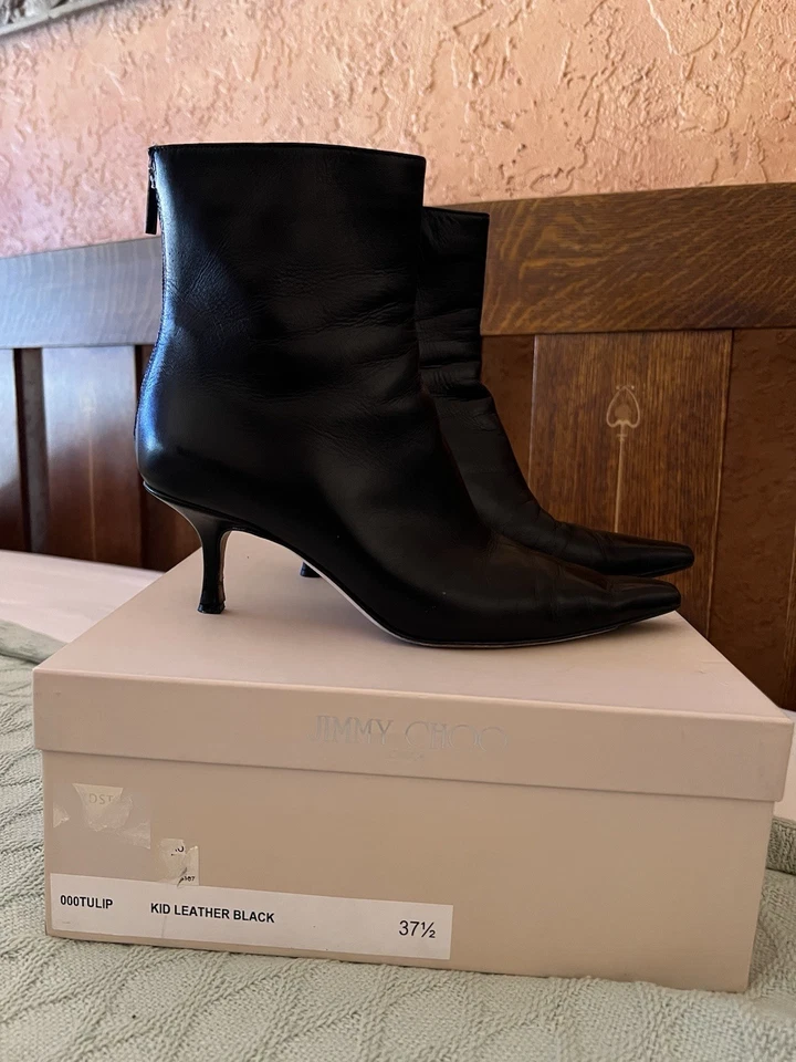 Botines Jimmy Choo Negro Tacón Gatito - 37.5 Caja Original Cuero Liso Foto 3 de 4