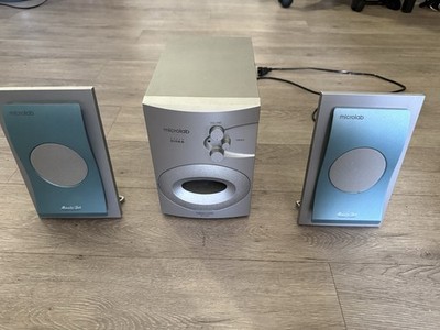 Microlab M-560 2.1 Wired Speaker System w/ Subwoofer Silver/Blue 3.5mm