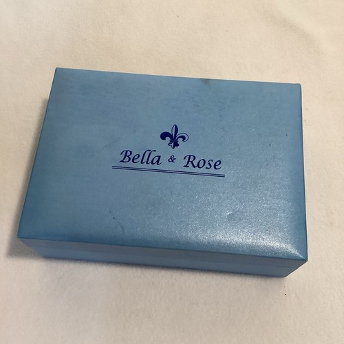 Bella & Rose watch and bracelet set - Picture 8 of 12