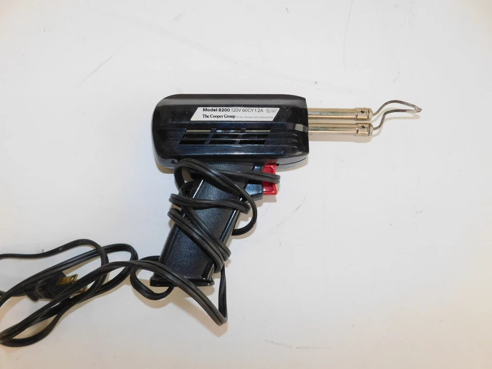 ^^ WELLER UNIVERSAL 140/100 WATTS SOLDERING GUN MODEL 8200 (MLQ149) - Image 2 of 4