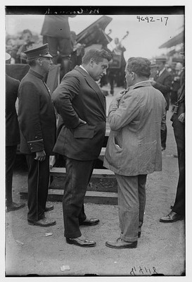 Photo:McCormack 1910s Men Outdoor Street Scene Bain News Service