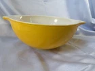 Vintage Pyrex Cinderella Yellow Bowl 443 - 2 1/2 Quart Bowl