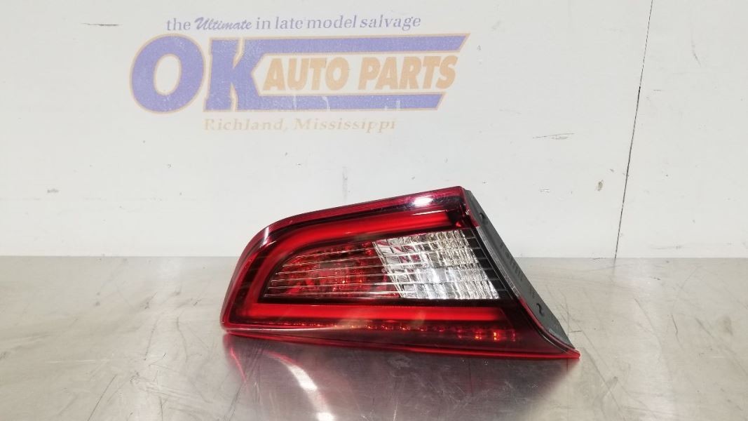19 2019 MASERATI GHIBLI OEM DECKLID MOUNTED TAIL LIGHT LAMP DRIVER LEFT 