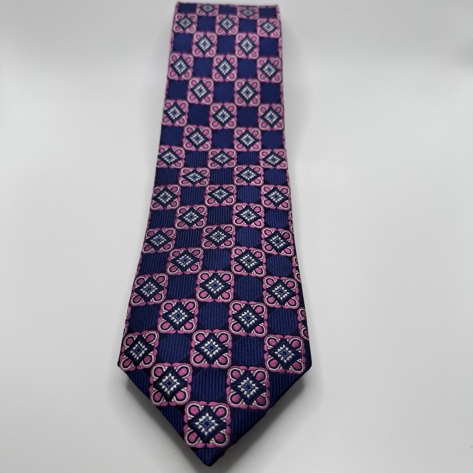 Jos. A. Bank Signature Collection Blue Pink White Black Silk Tie  3” x 59” T52