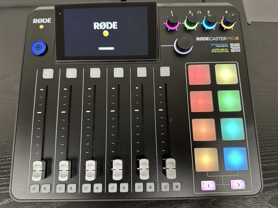 RODE RODECASTER PRO II 8 Channel Integrated Audio Production Studio - Image 4 of 4
