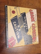 A Marx plastic #066 RR crossing (A30)