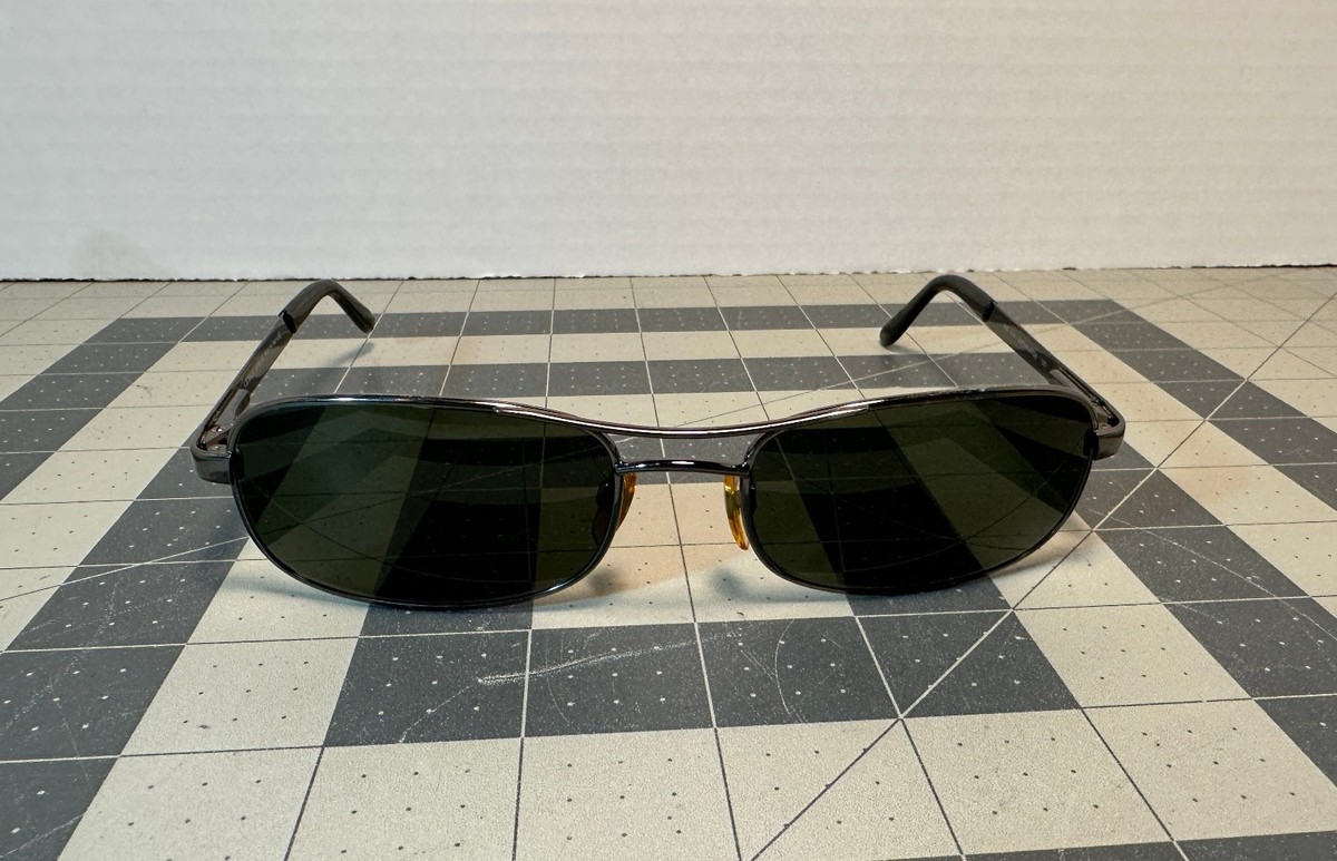 Giorgio Armani Vintage Gunmetal Frame Aviator Sunglasses 681 1144 Sz Small GIORGIO ARMANI 678 1144 Italy Gold Gunmetal VINTAGE Aviator  main image 4