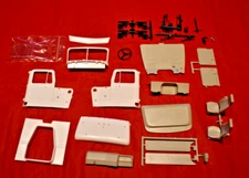 AMT Western Star 4964 Cab Glass and Interior Parts 1/24