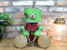 Metal Robot “Orbit” – Quirky Red & Green Garden Ornament with Wobbly Parts