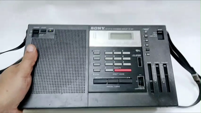 SONY ICF-2001 ソニー 2バンド レシーバーラジオ Vintage Sony ICF-2001 World Band Short Wave Radio Receiver - For