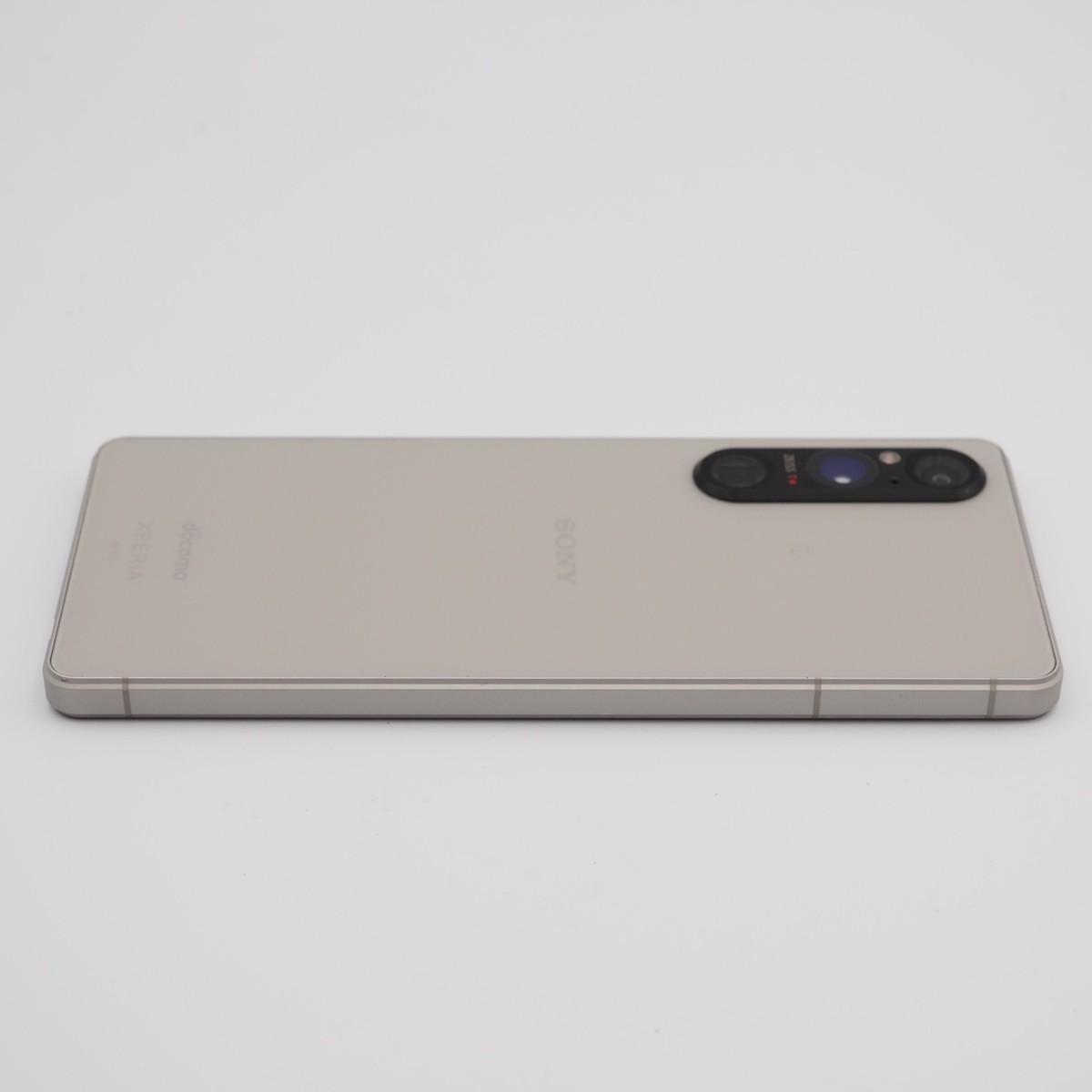 82 SONY Xperia1 Ⅴ 256GB プラチナシルバー EXC] Sony Xperia 1 V Platinum Silver 256GB 12GB RAM Dual SIM