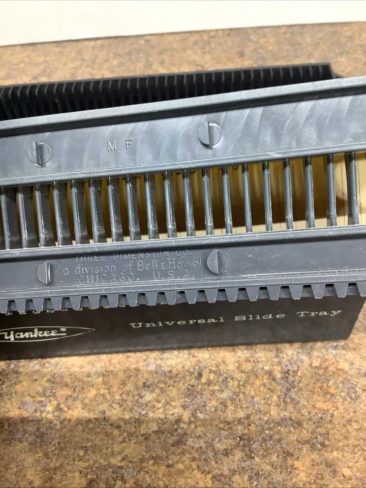 Lot Of Yankee Universal Bell And Howell 30 Slide Trays One Kodak 36 - Image 3 of 4