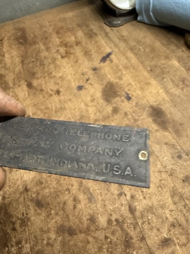 Antico raro distintivo Chicago Telephone Supply Company emblema targa ID tag parte USA - Foto 5 di 9