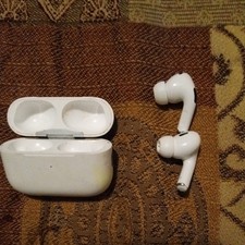 Apple AirPods Pro 2nd Generation with MagSafe Wireless Charging Case **SEALED**