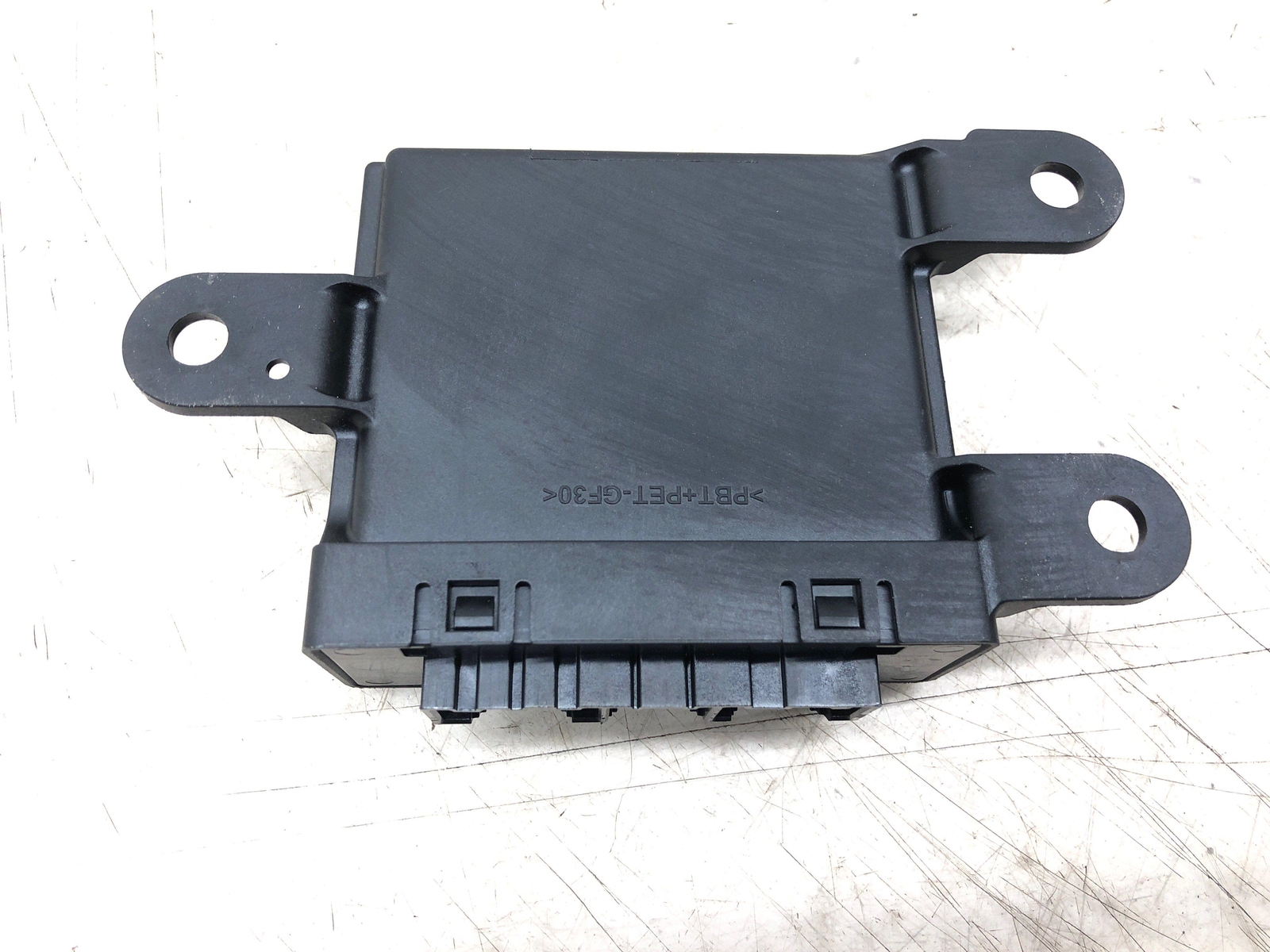 2017-2022 MASERATI LEVANTE PARK ASSIST CONTROL MODULE 670100874 OEM