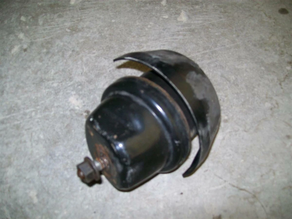 96 97 Ford Windstar 3.8L 6-232 #4 RH - Passengers Side Engine / Motor Mount - Image 2 of 2