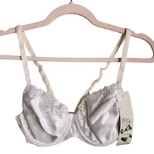 Vanity Fair Vintage Bra 36B Ivory White Satin Solutions Underwire Light Padding