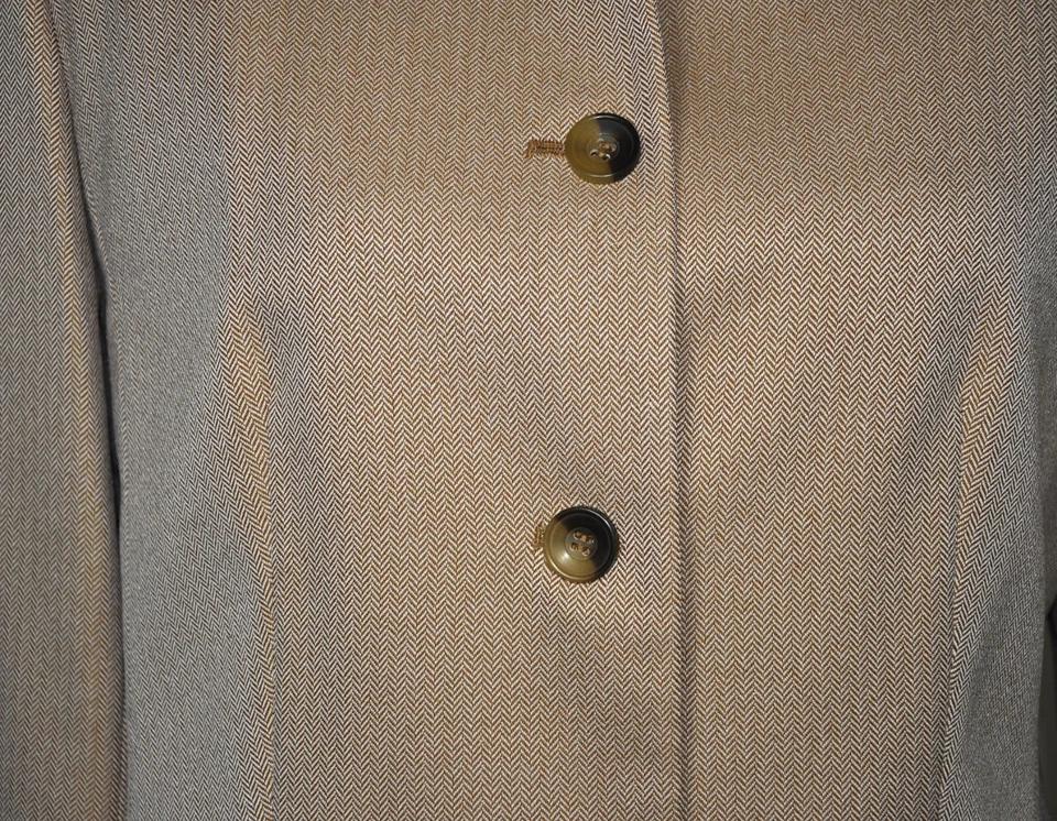 Damen Kostüm Kurzgröße 19 (entspricht Größe 38) mit kurzem Blazer - Top Zustand - Bild 4 von 4