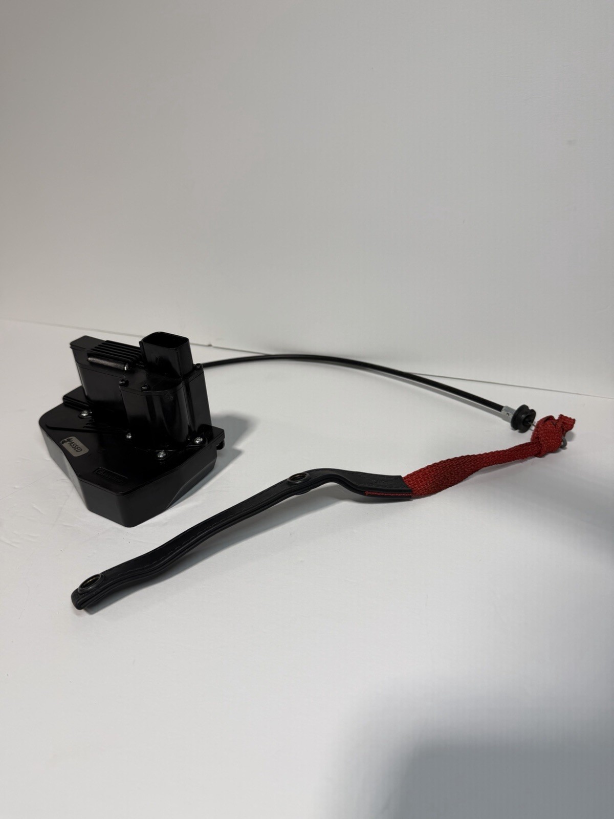 McLaren 720S 2018-2022 RIGHT Door latch P/N 11A8743CP