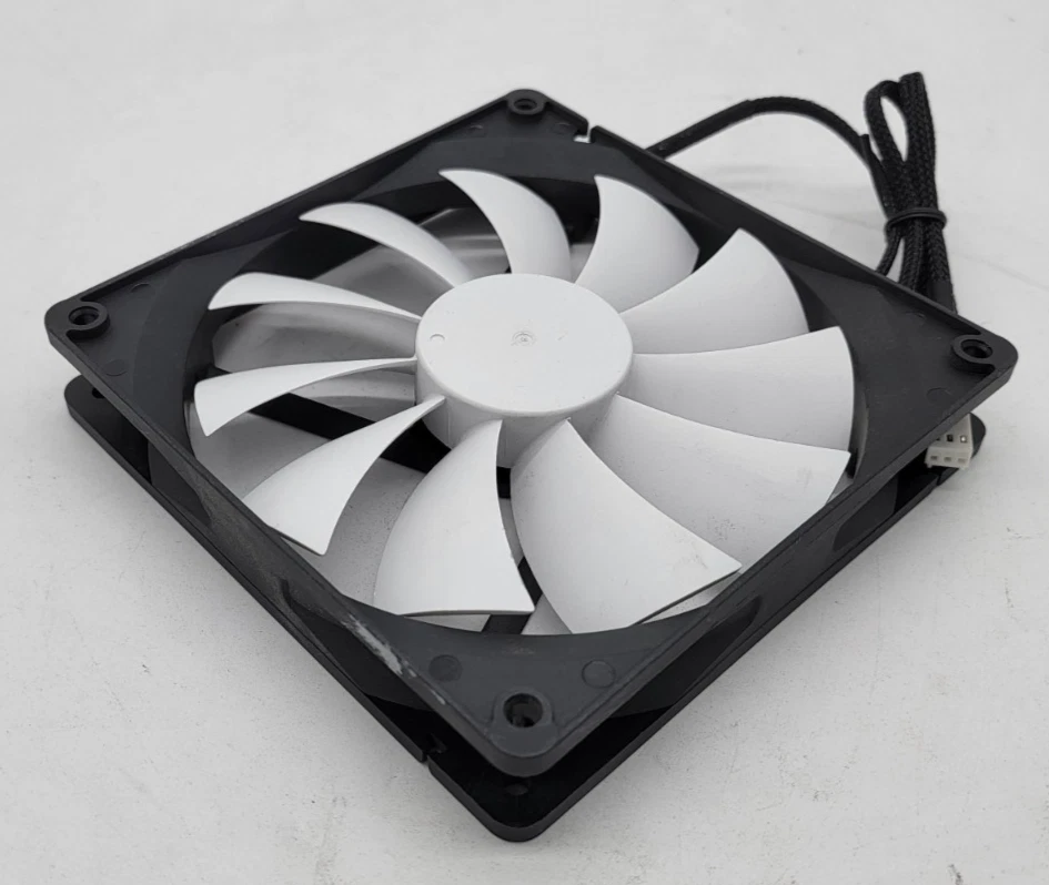 Fractal Design Silent Series R2 FD-FAN-SSR2-140 1000RPM - Image 2 of 4