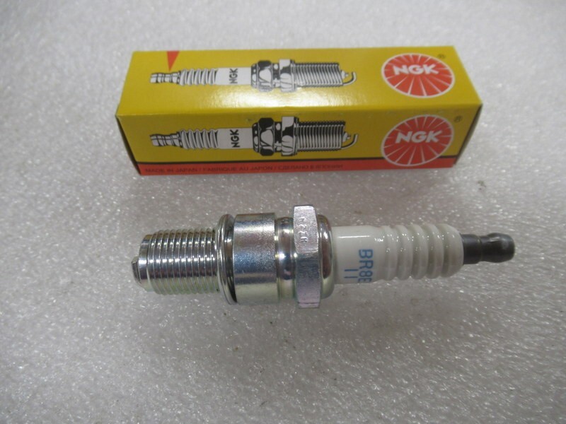 SP1 Genuine NGK BR8ES-11 7986 Spark Plug OEM New Factory Boat Parts