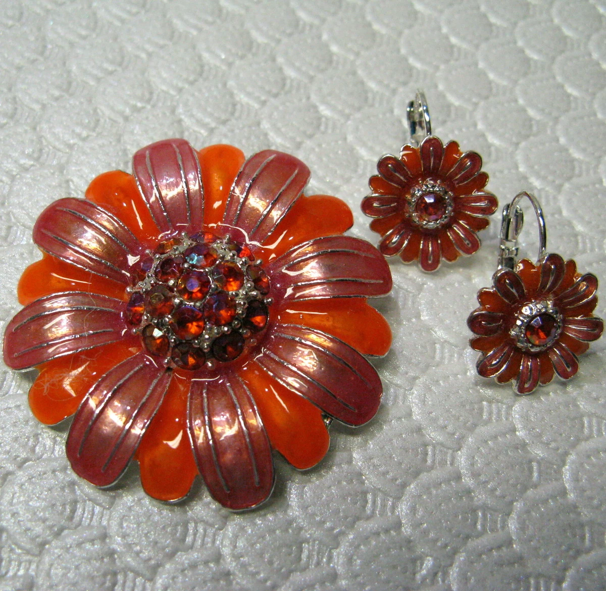 Avon Daisy Flower Brooch And Earrings Enamel Set Pink And  display picture 1