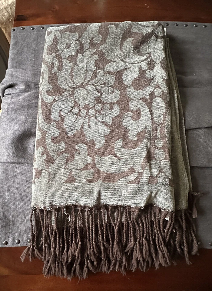 Restoration Hardware Wool Blend Fringed Throw Blanket Gray Brown Floral  70X53” - Image 3 of 4