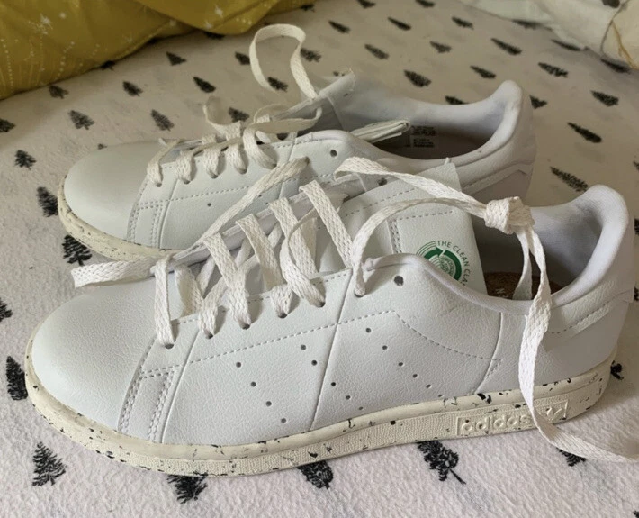 Adidas continental 8 store total white