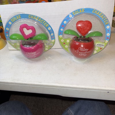 2 Solar powered dancing Valentine s Day flowers, let the Sun shine and watch