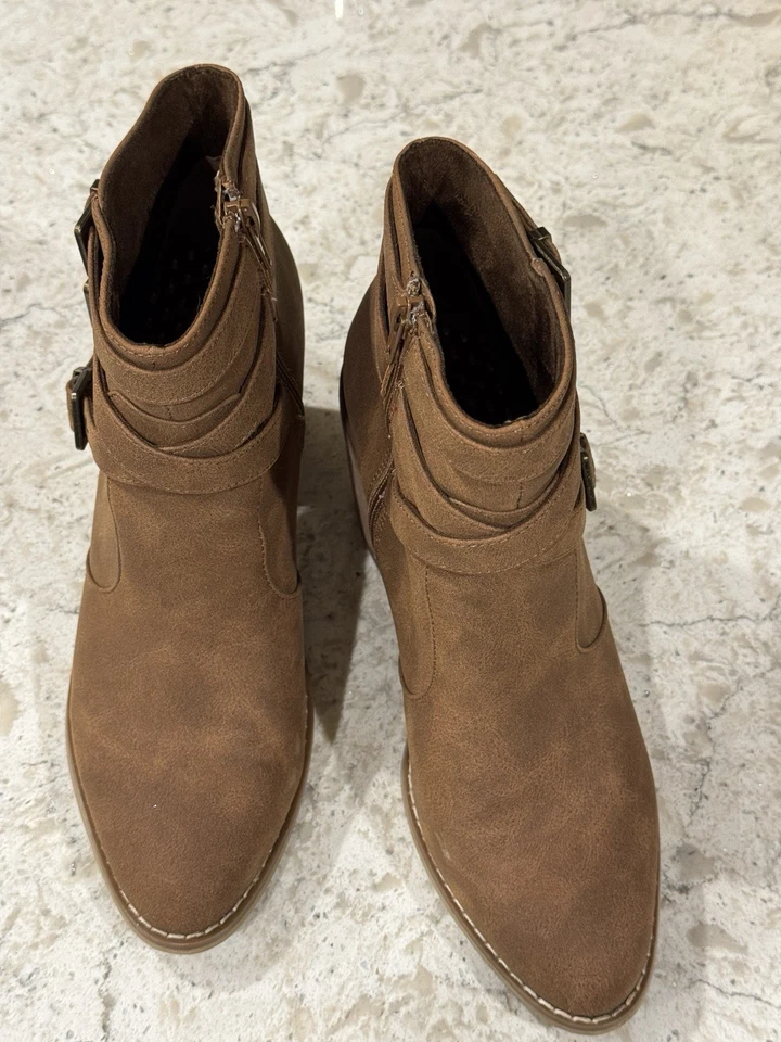 Feminino tamanho 9M, Rocket Dog, 'Bota Deon Creek', salto 3", couro camurça. BR - Imagem 4 de 4