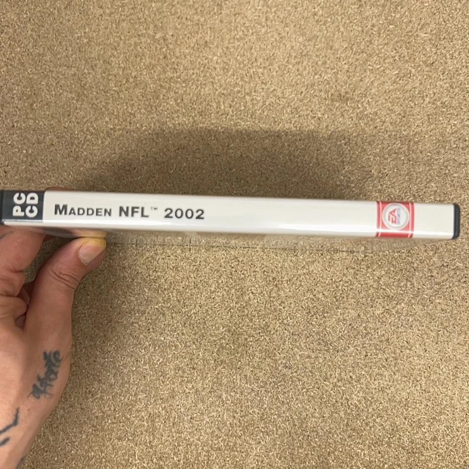 EA Sports™ Madden NFL 2002 (95/98/2000/ME - EA Sports™ Classics) [Complete] - Image 4 of 4