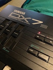 YAMAHA DX7S DIGITAL SYNTHESIZER 61-KEY FM W/ CASE, PEDAL, ROMS