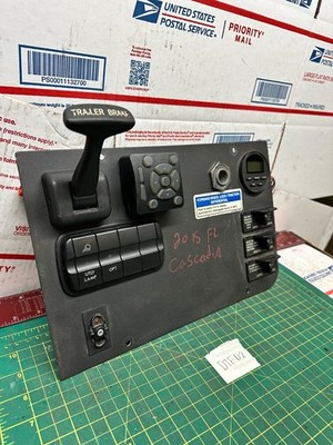 Freightliner dash panel Trim trailer brake 2015 Cascadia switch diff lock air