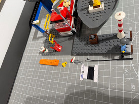 LEGO CITY (4645) Harbour Floating Boat, Pre Owned Complete