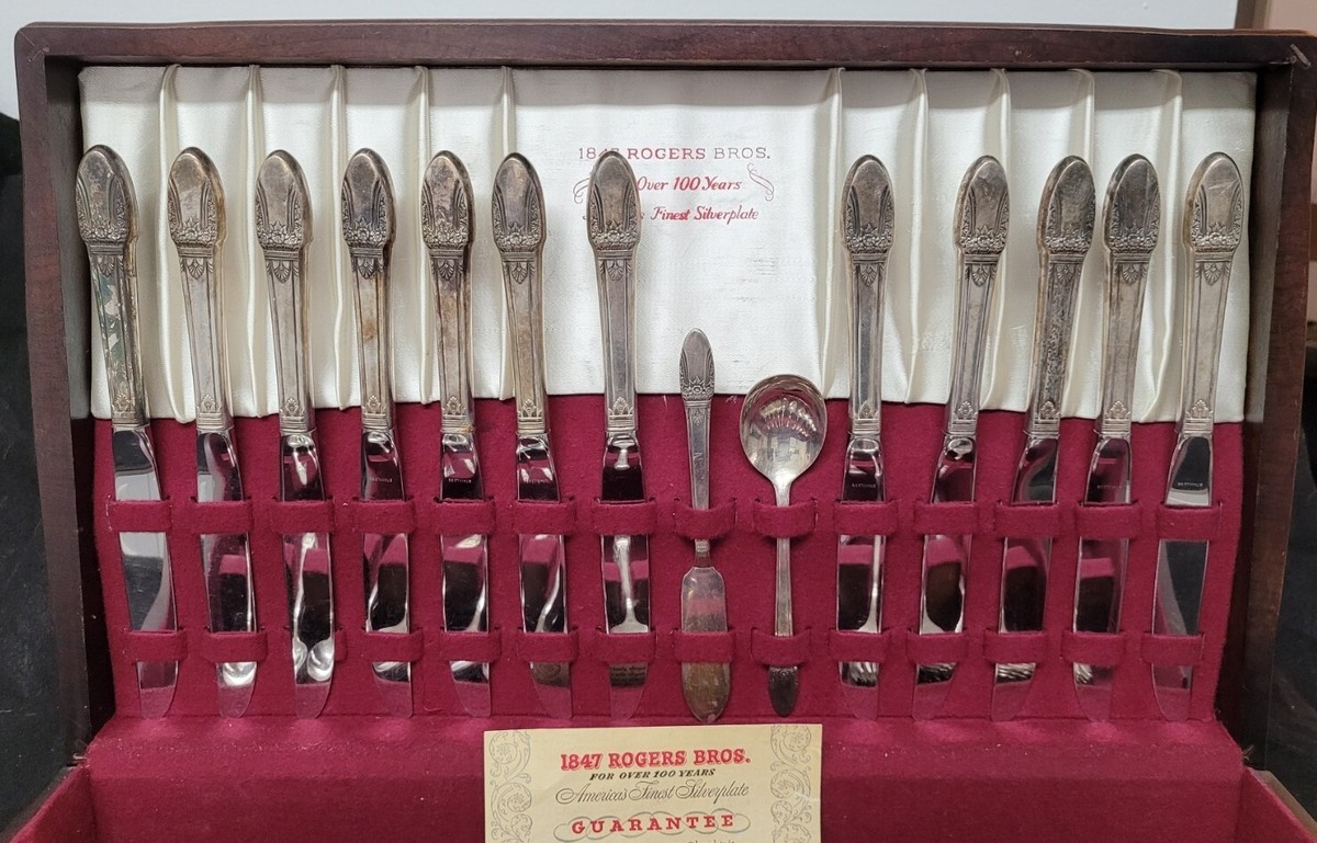 Vintage 1847 Rogers Bros First Love,1937, Service for 12, 76 Pcs